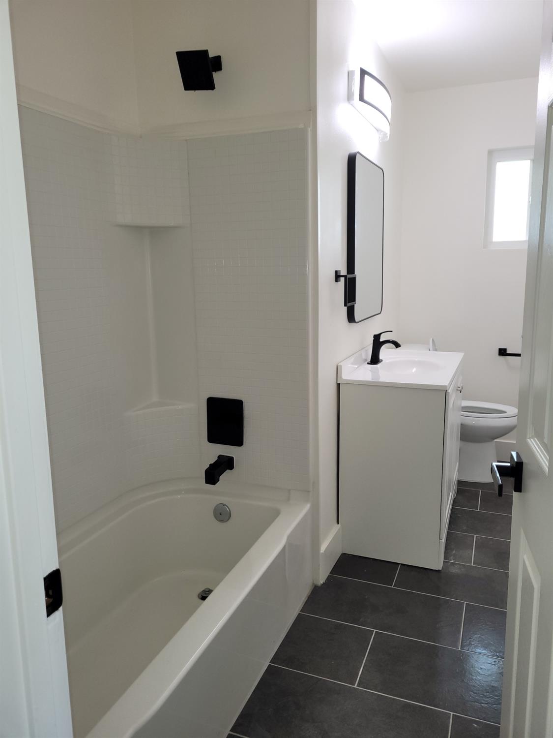 8625 La Vaca Way, Hanford, CA 93230