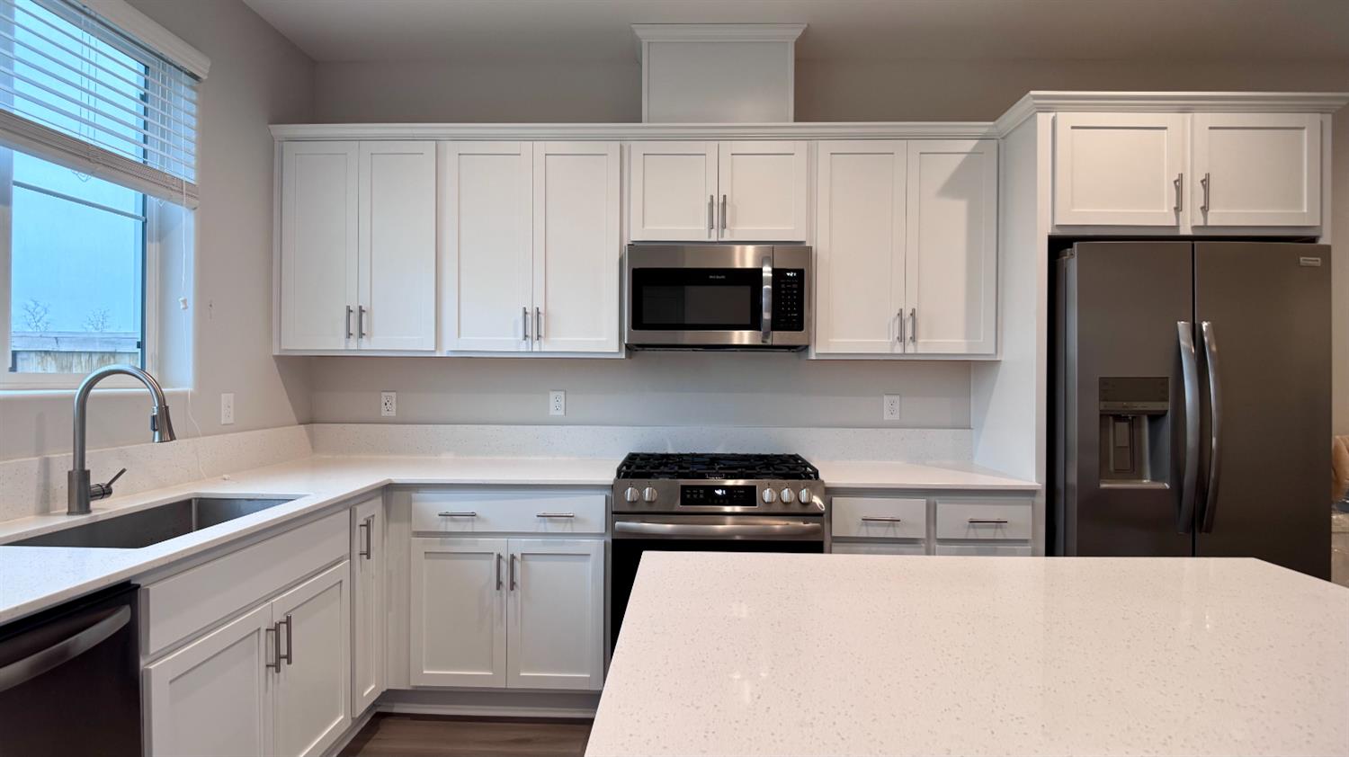 4163 Vincent Rd, Madera, CA 93636