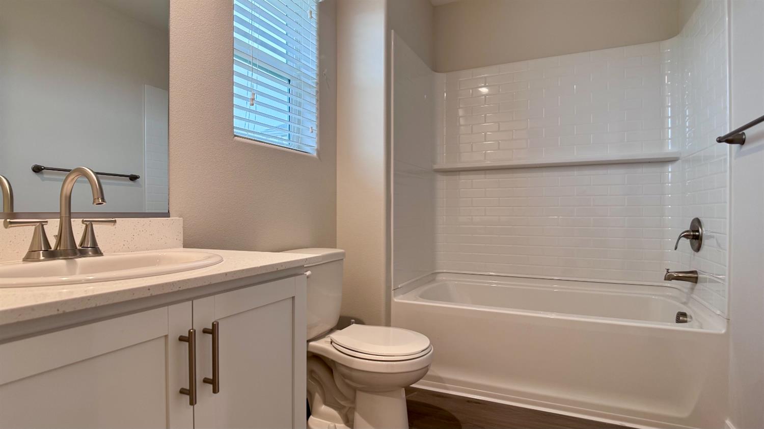 4163 Vincent Rd, Madera, CA 93636