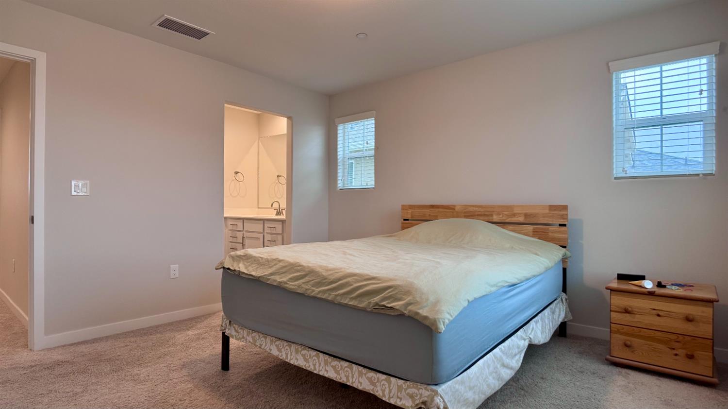 4163 Vincent Rd, Madera, CA 93636