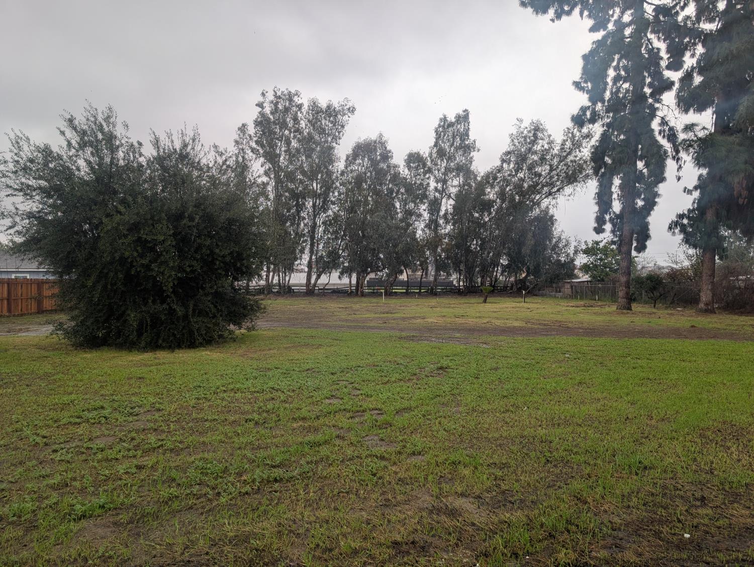 2418 N Fowler Ave, Fresno, CA 93727