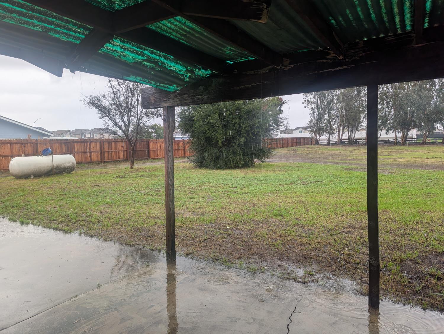 2418 N Fowler Ave, Fresno, CA 93727