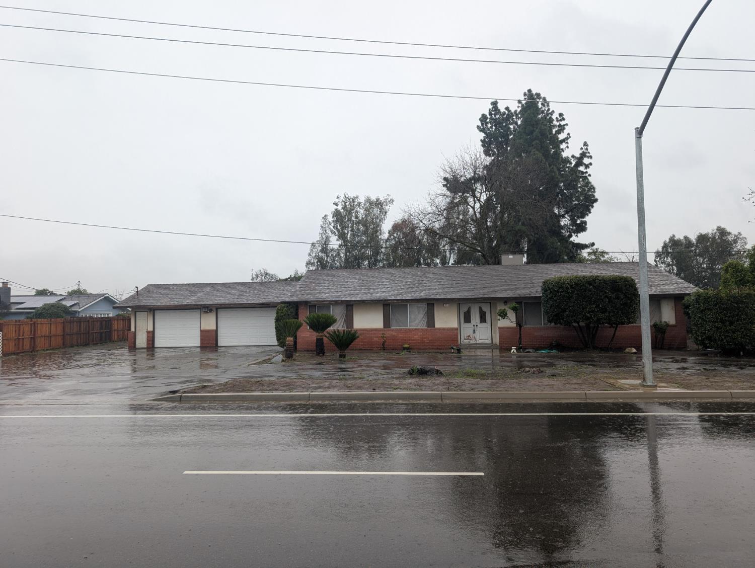 2418 N Fowler Ave, Fresno, CA 93727