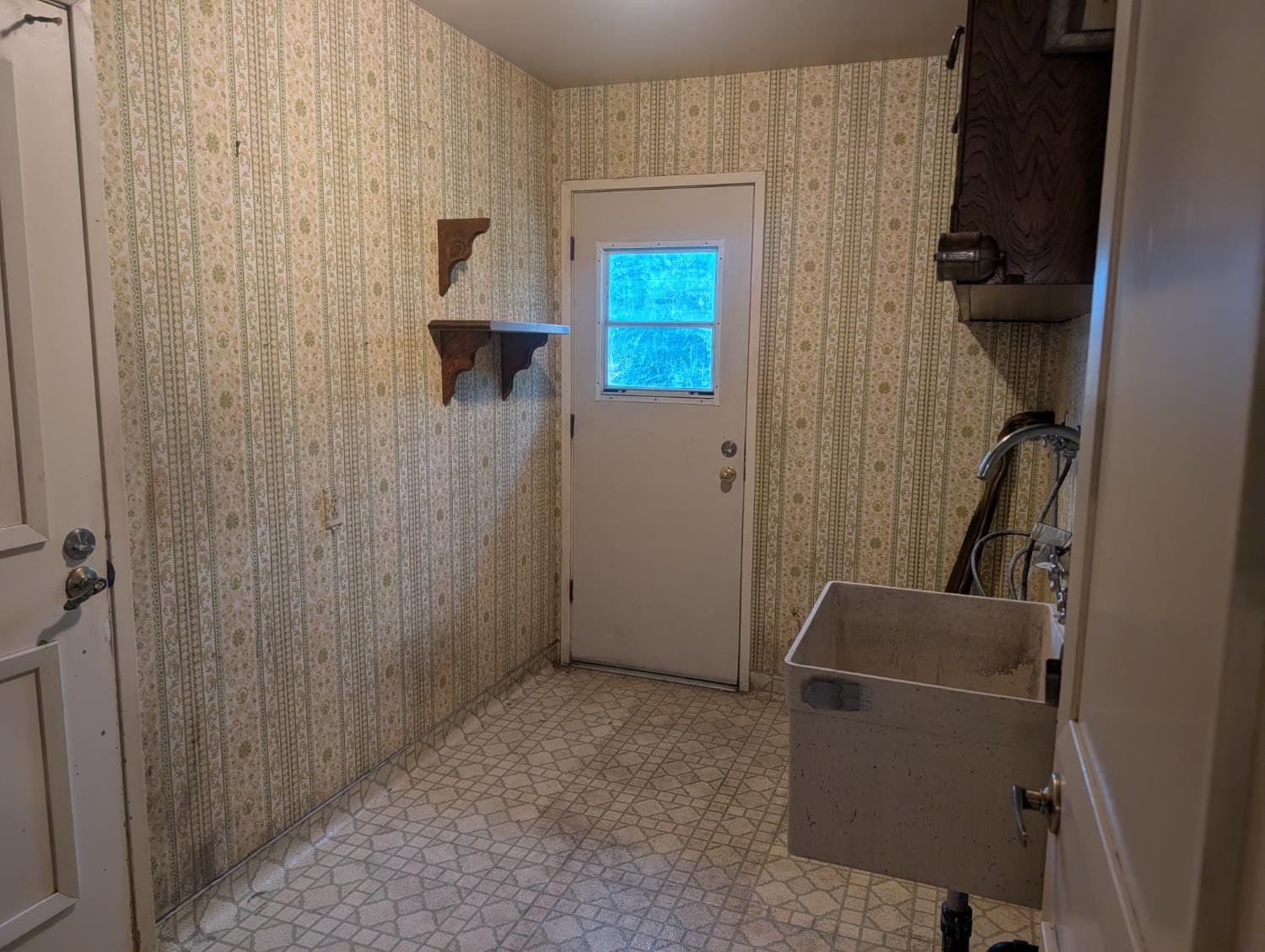 2418 N Fowler Ave, Fresno, CA 93727