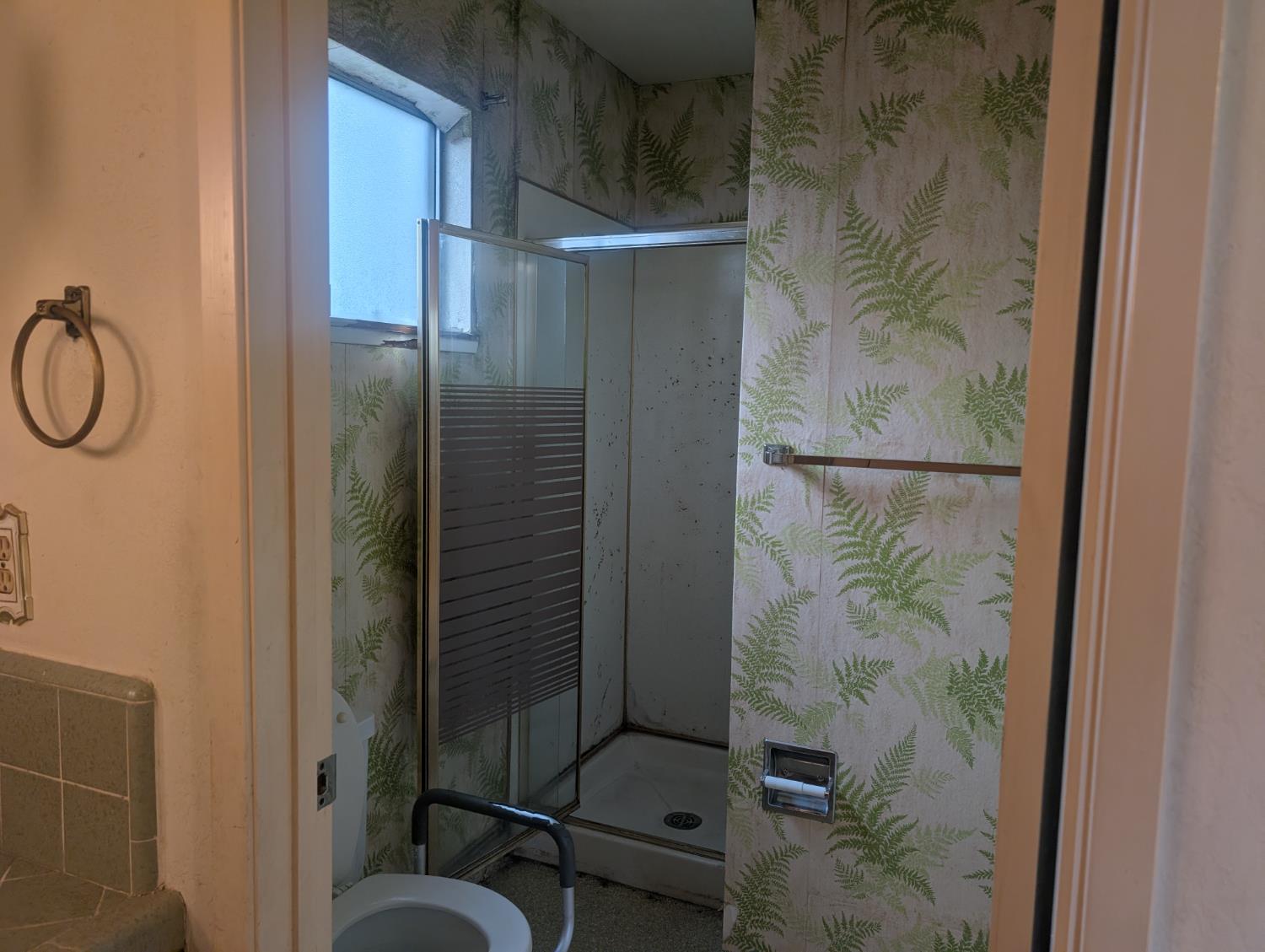 2418 N Fowler Ave, Fresno, CA 93727