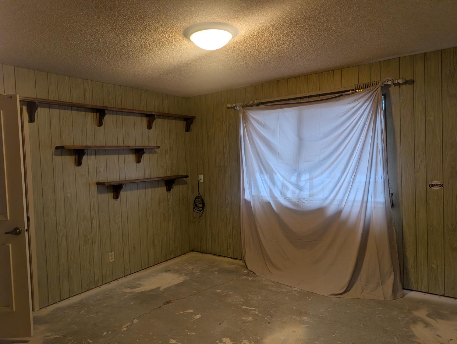 2418 N Fowler Ave, Fresno, CA 93727