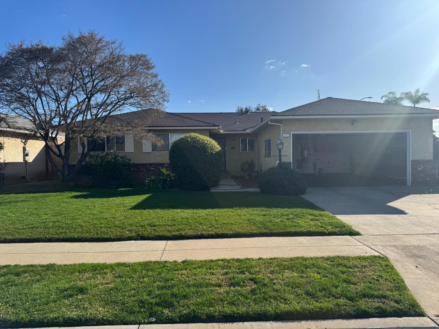 2617 W Sussex Way, Fresno, CA 93705