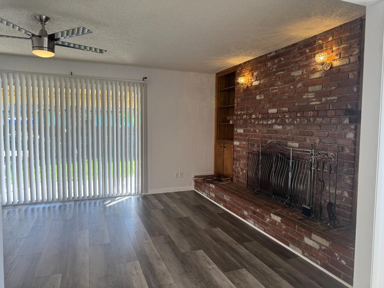 2617 W Sussex Way, Fresno, CA 93705