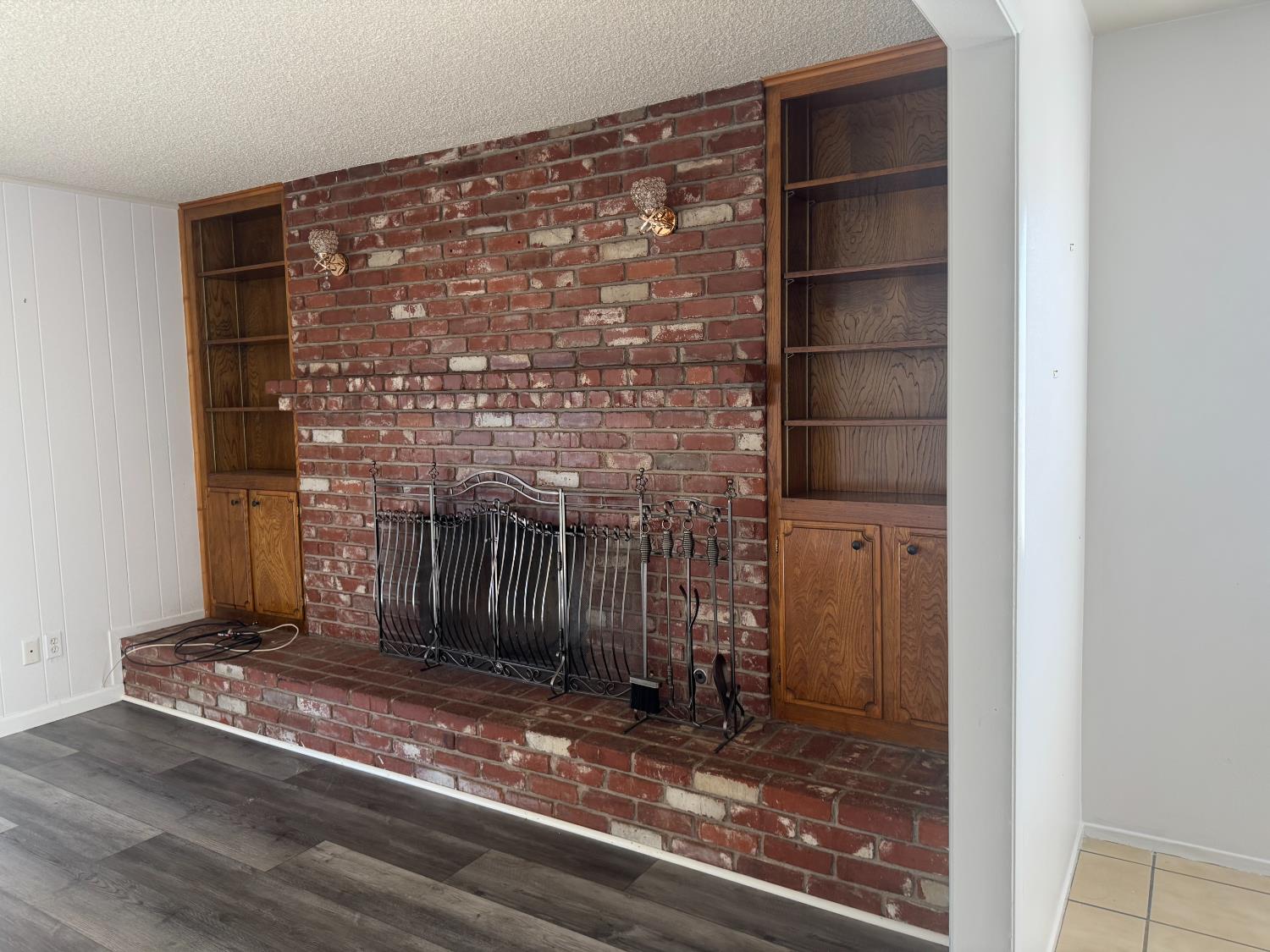 2617 W Sussex Way, Fresno, CA 93705