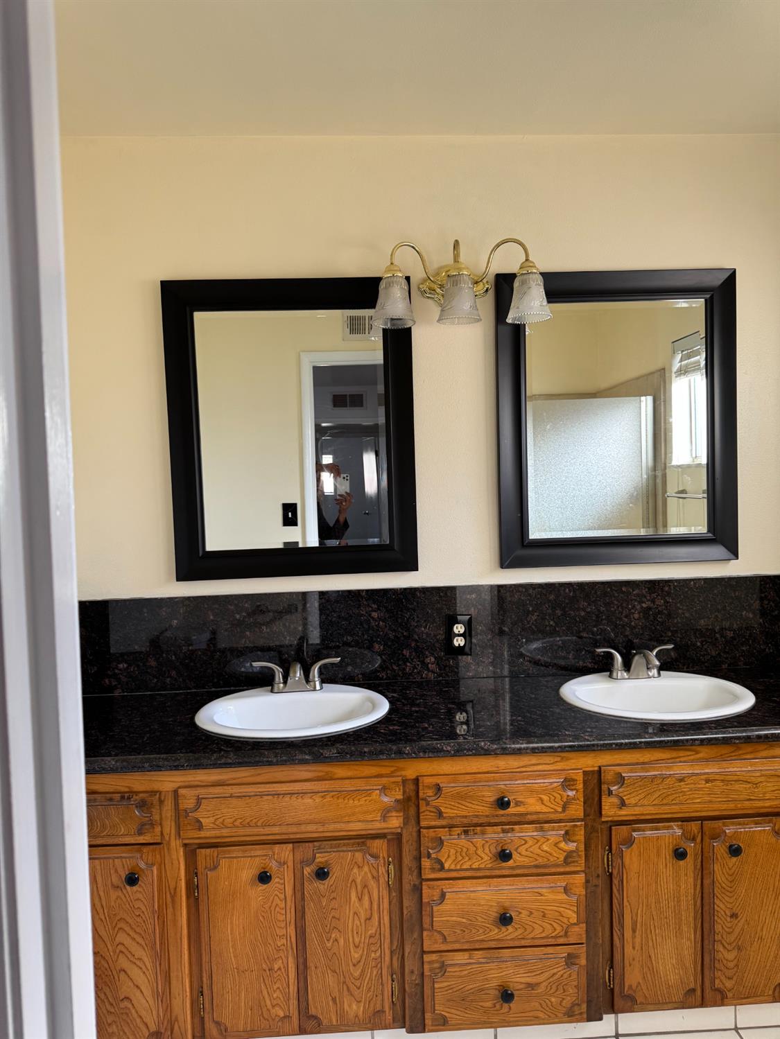 2617 W Sussex Way, Fresno, CA 93705