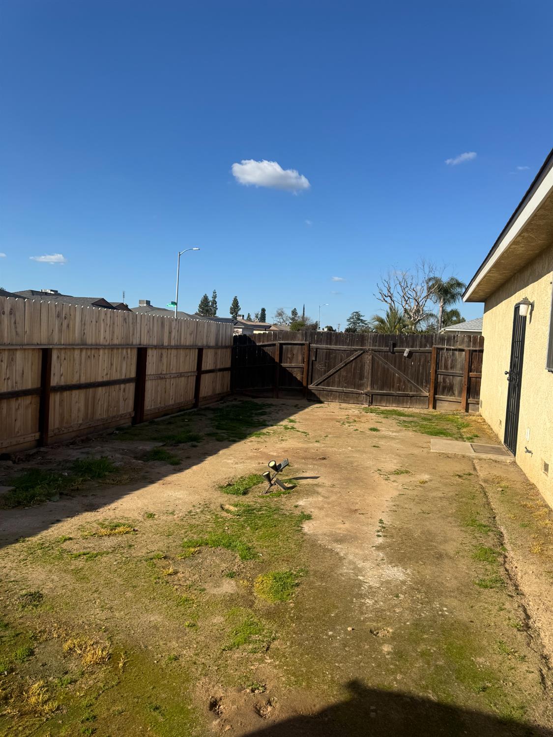 2617 W Sussex Way, Fresno, CA 93705