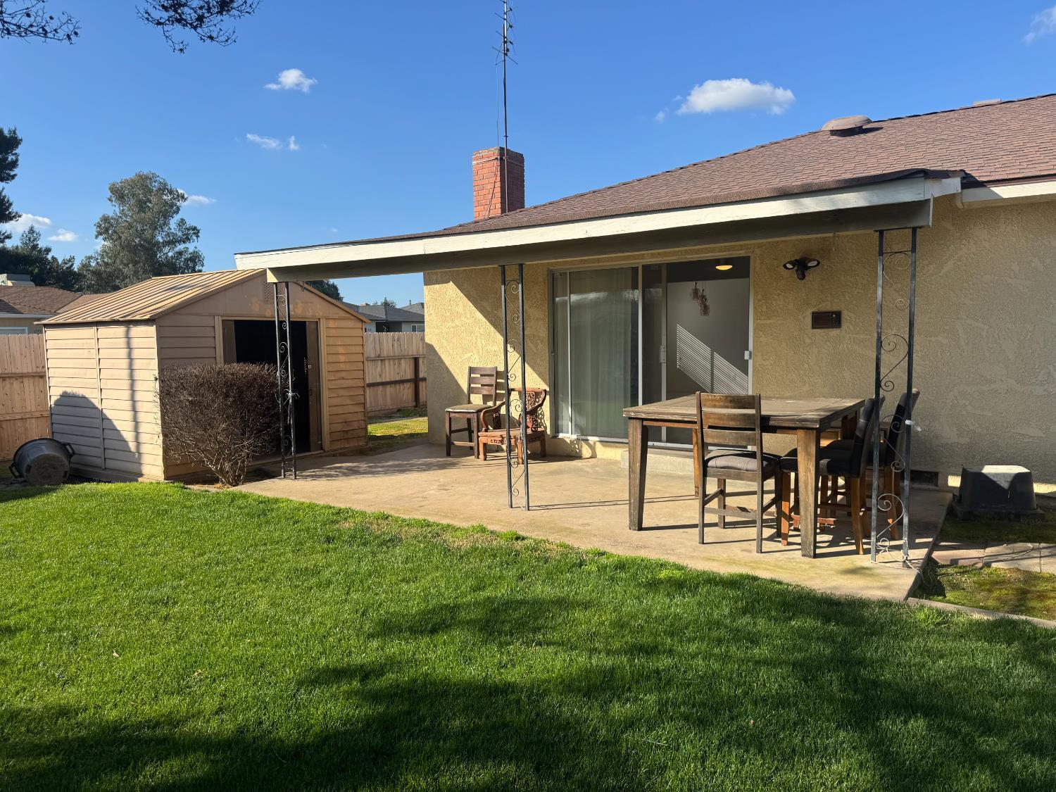 2617 W Sussex Way, Fresno, CA 93705