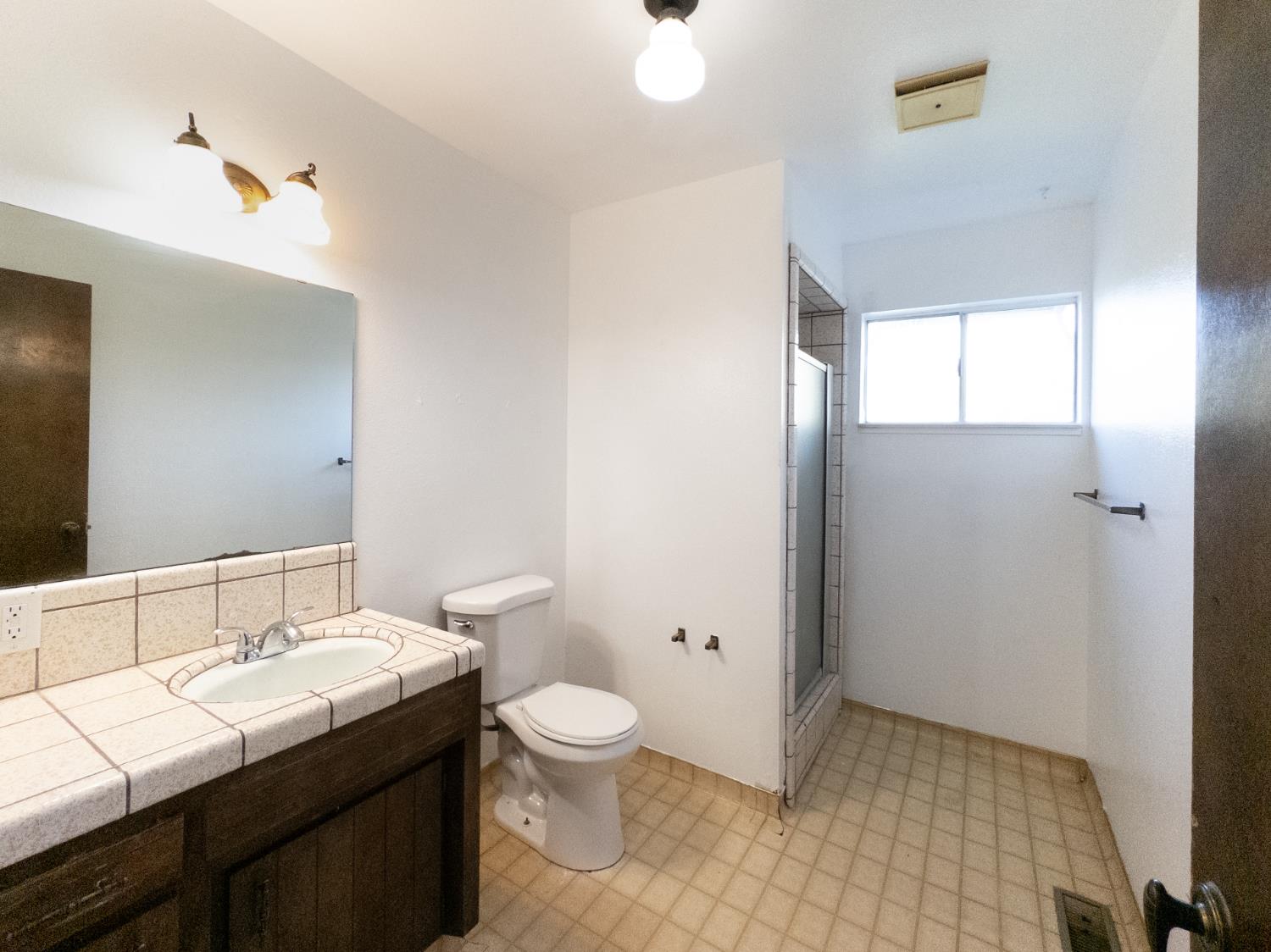 38758 Aster Ln, Yokuts Valley, CA 93675