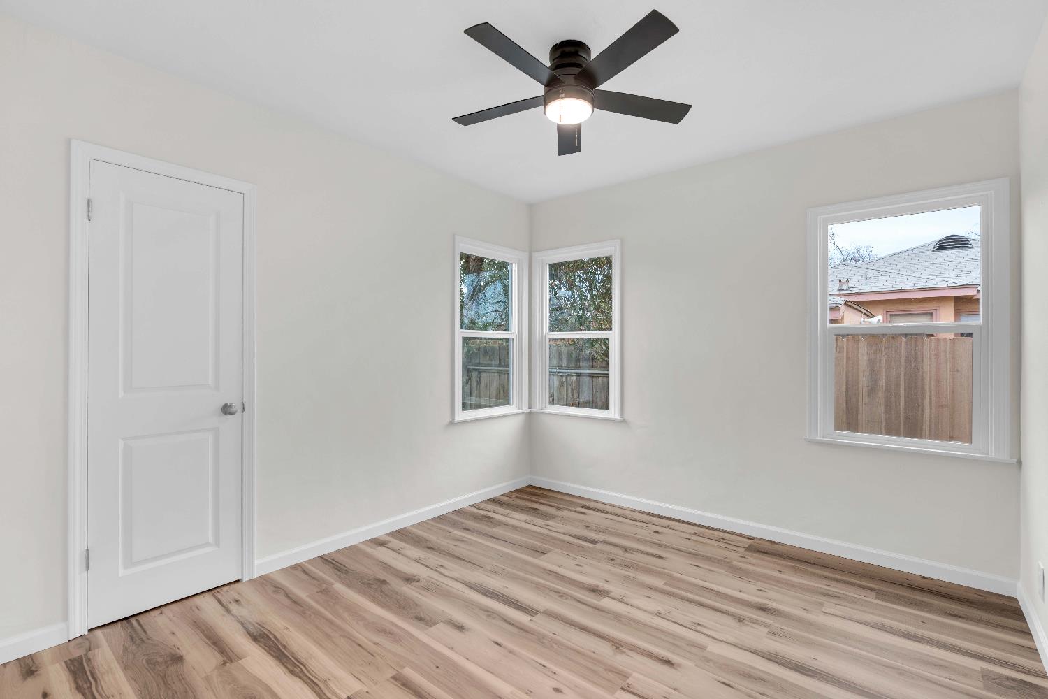 3548 E Lamona Ave, Fresno, CA 93703