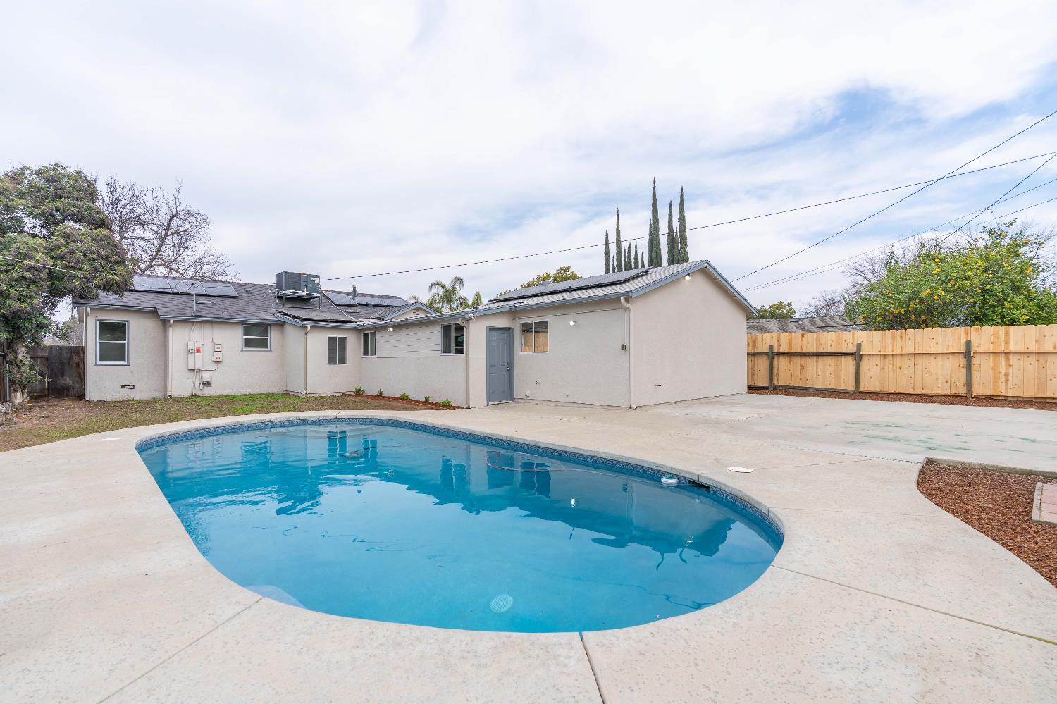 3548 E Lamona Ave, Fresno, CA 93703