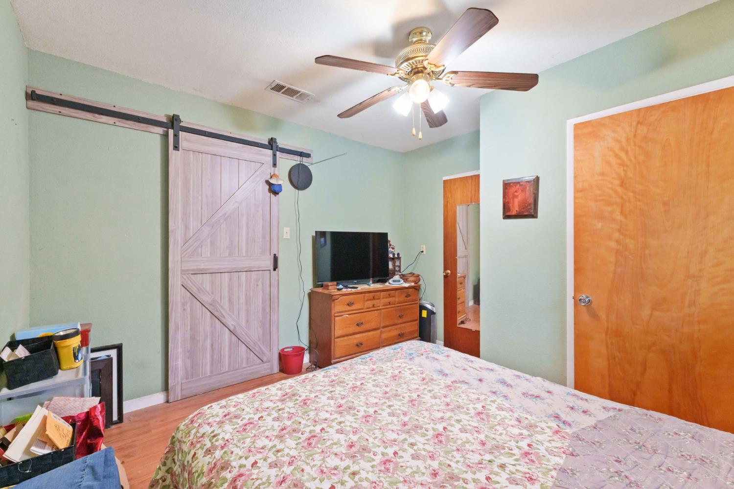 1312 P St, Sanger, CA 93657