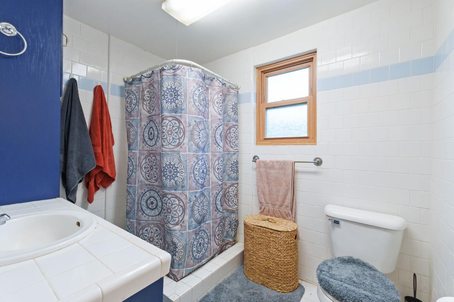 1312 P St, Sanger, CA 93657