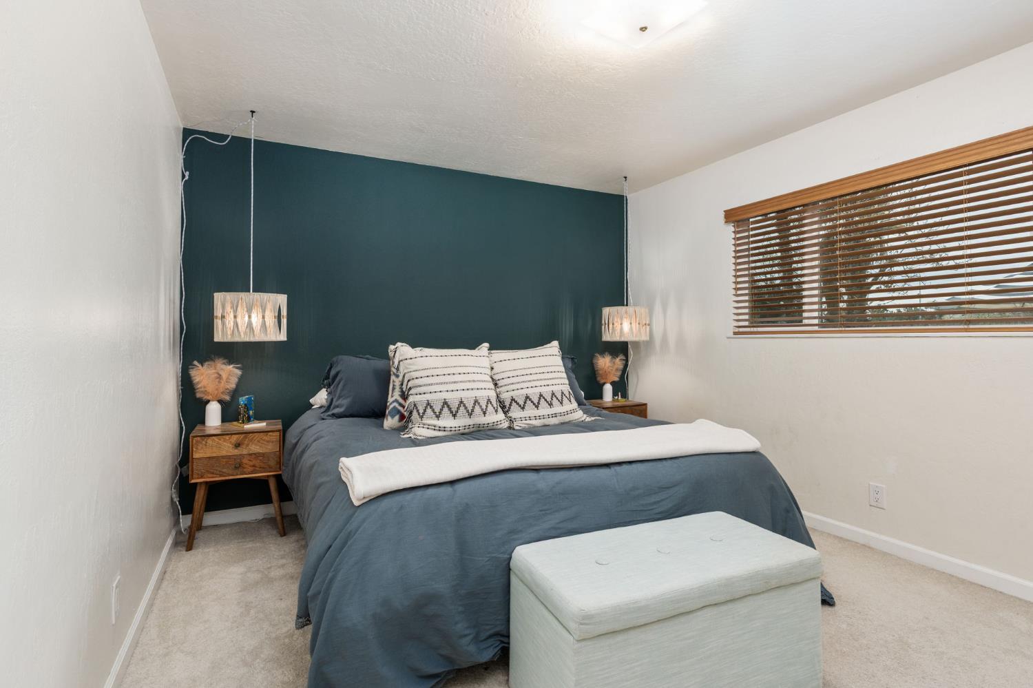 1038 E Vartikian Ave, Fresno, CA 93710