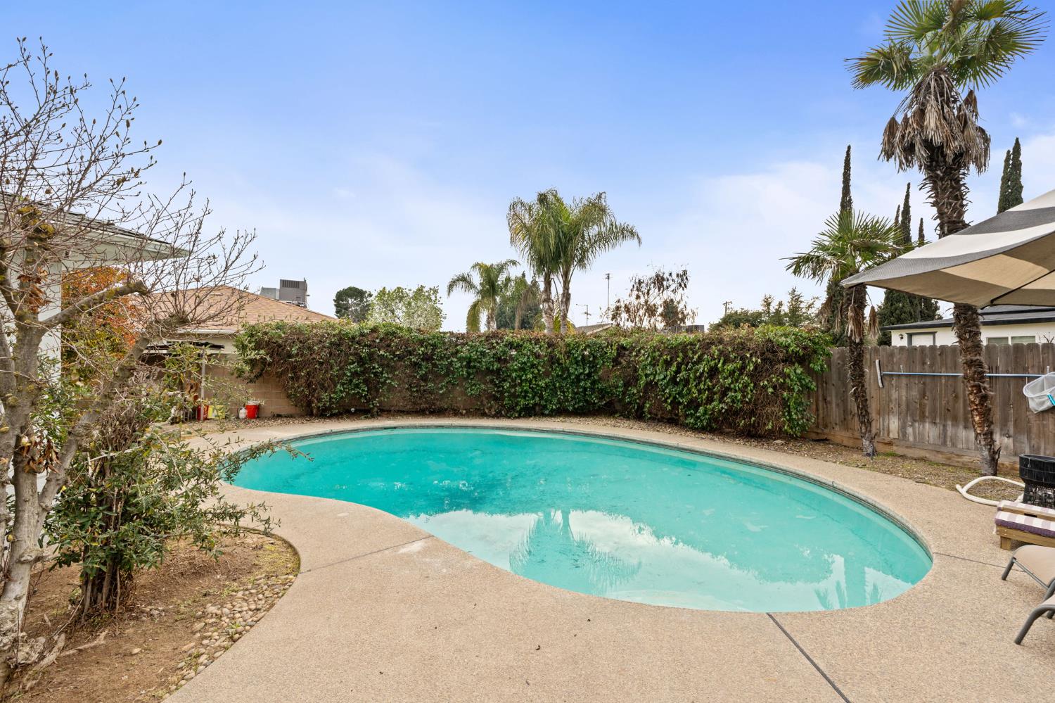 1038 E Vartikian Ave, Fresno, CA 93710