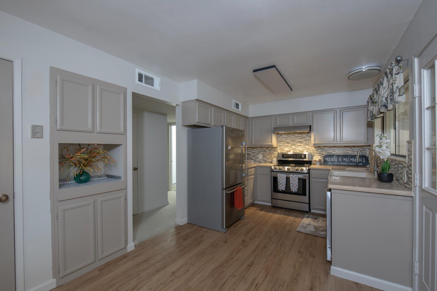 1703 W Santa Ana Ave, Fresno, CA 93705