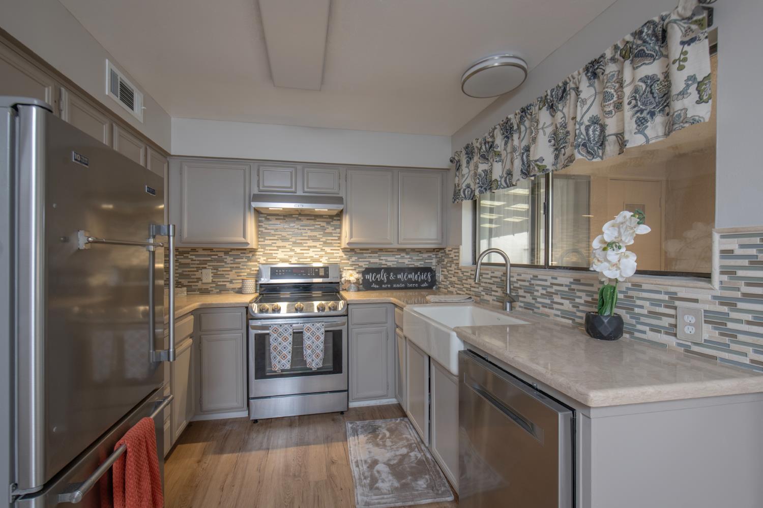 1703 W Santa Ana Ave, Fresno, CA 93705