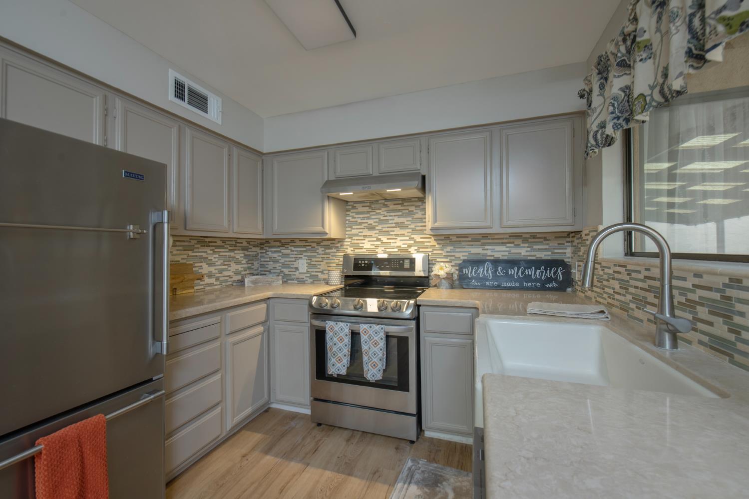 1703 W Santa Ana Ave, Fresno, CA 93705