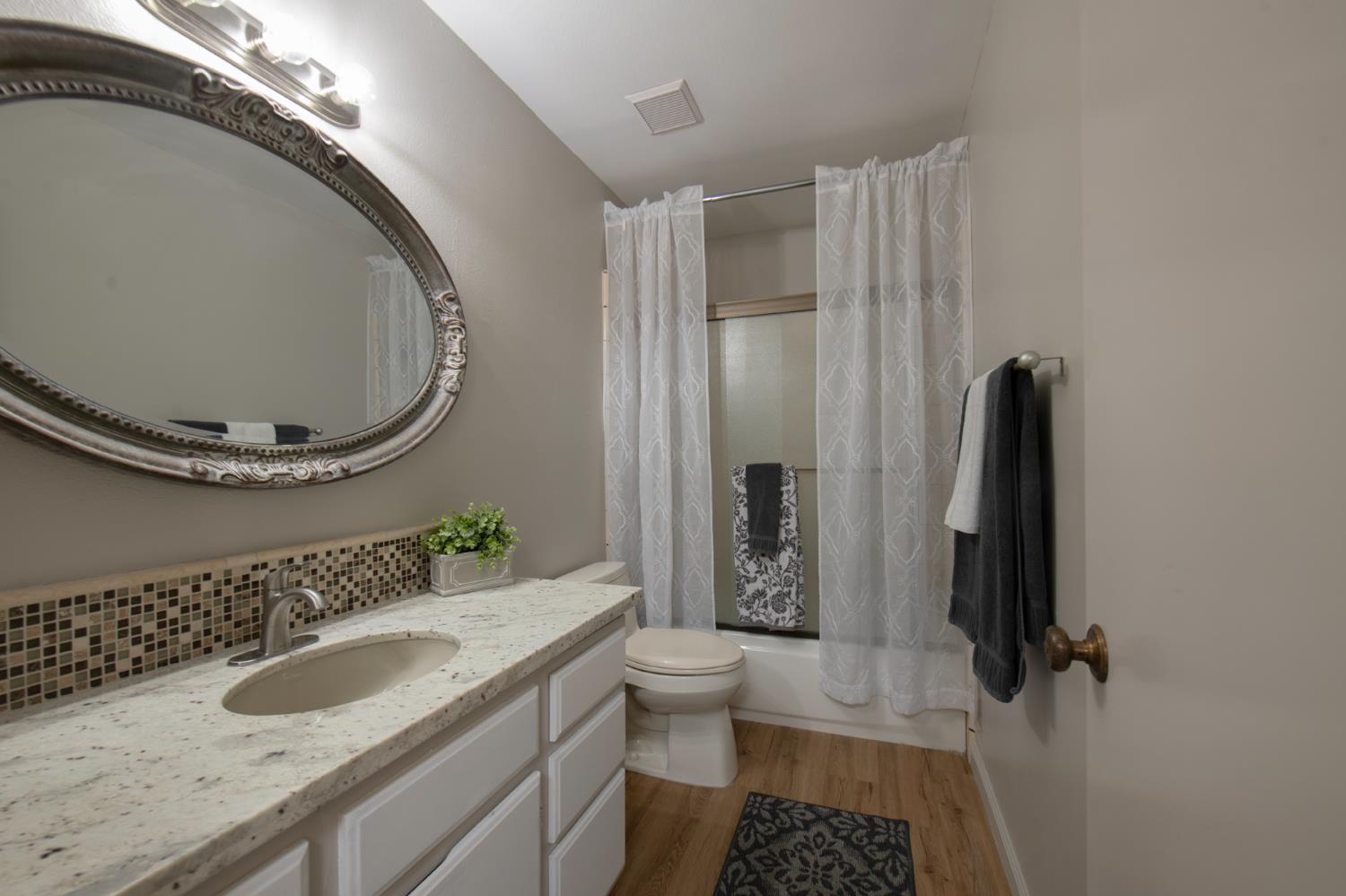 1703 W Santa Ana Ave, Fresno, CA 93705