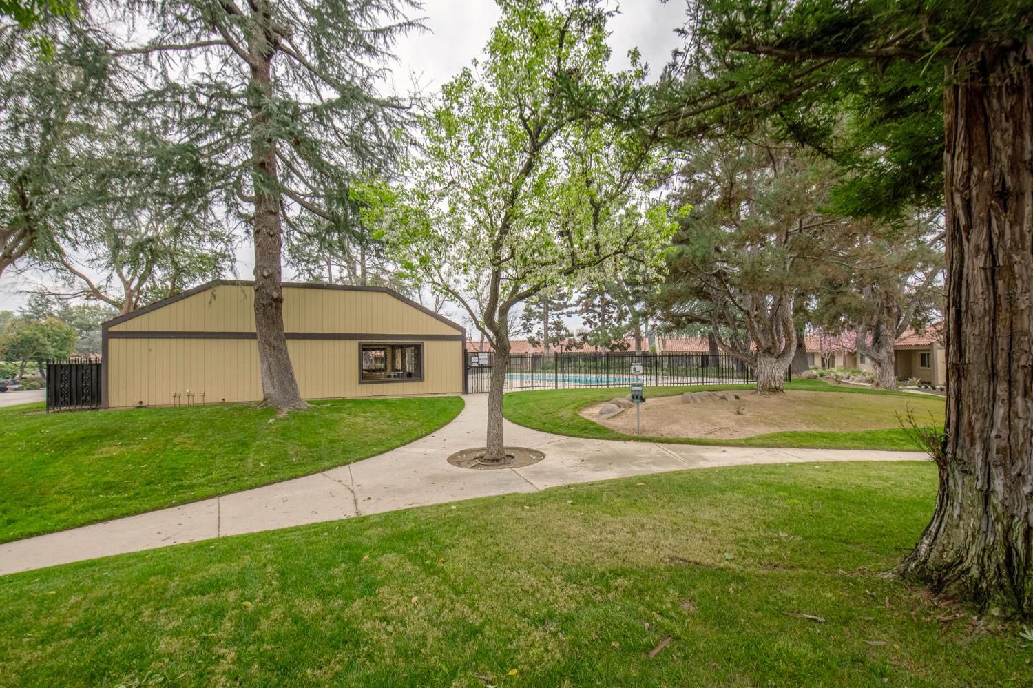 1703 W Santa Ana Ave, Fresno, CA 93705