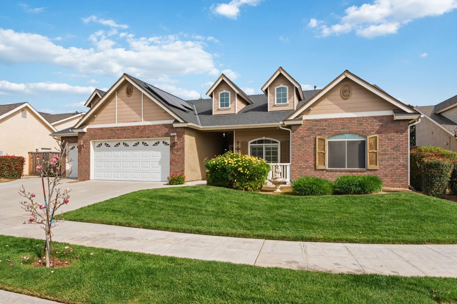 1929 N Harvard Ave, Clovis, CA 93619