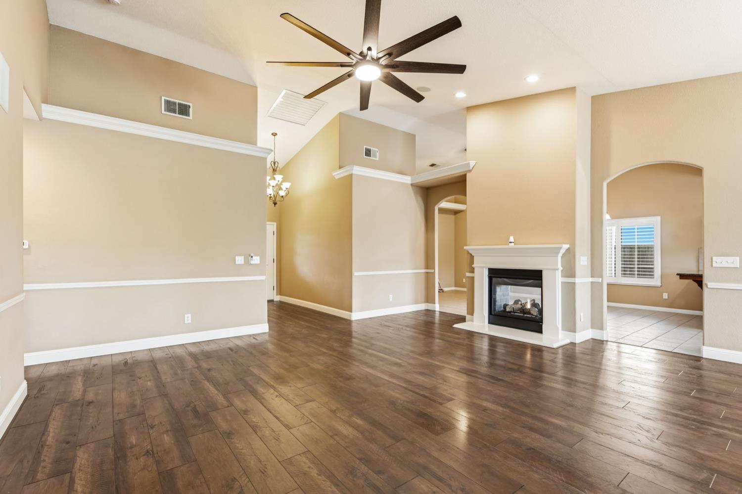 1929 N Harvard Ave, Clovis, CA 93619