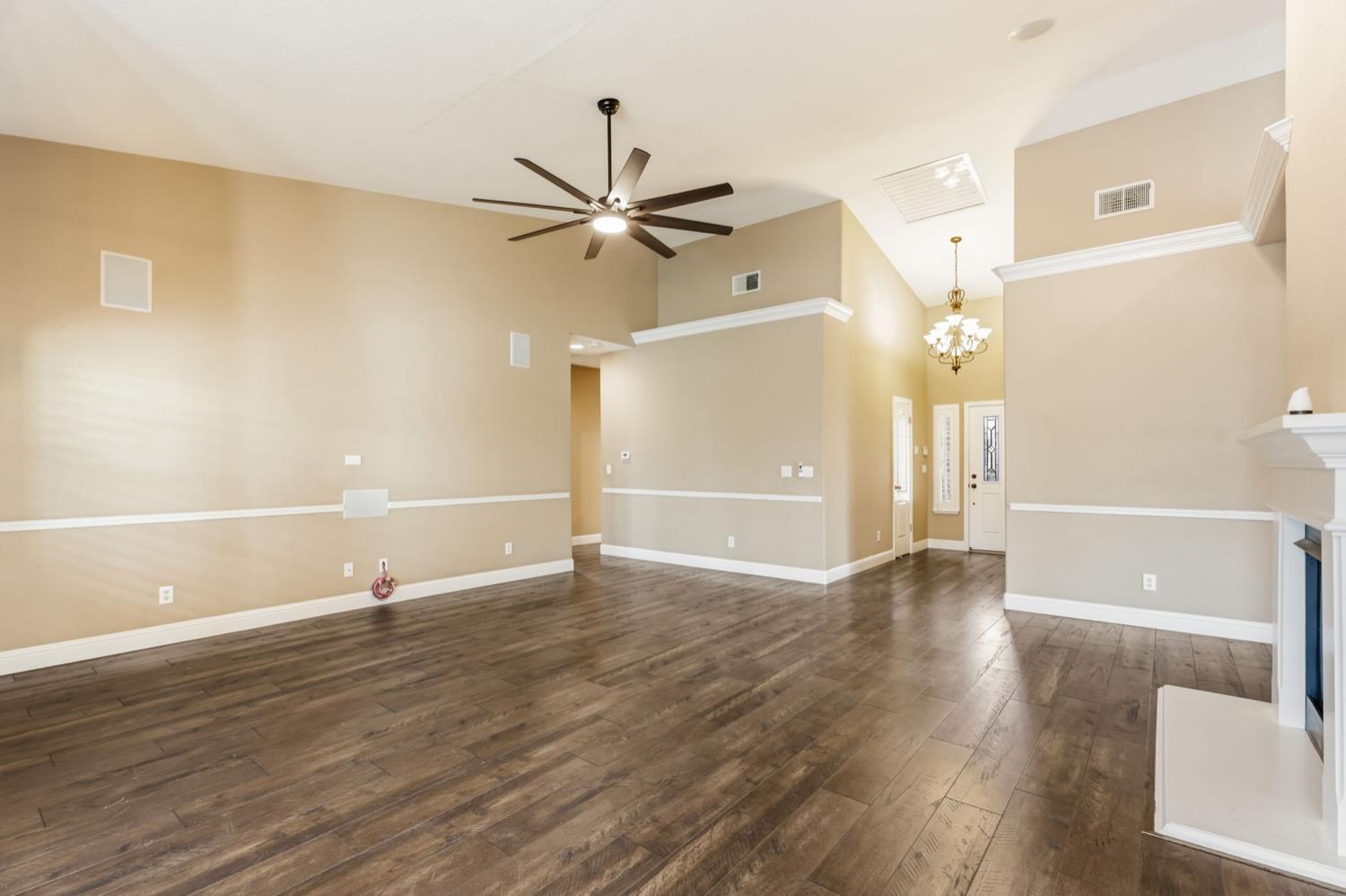 1929 N Harvard Ave, Clovis, CA 93619