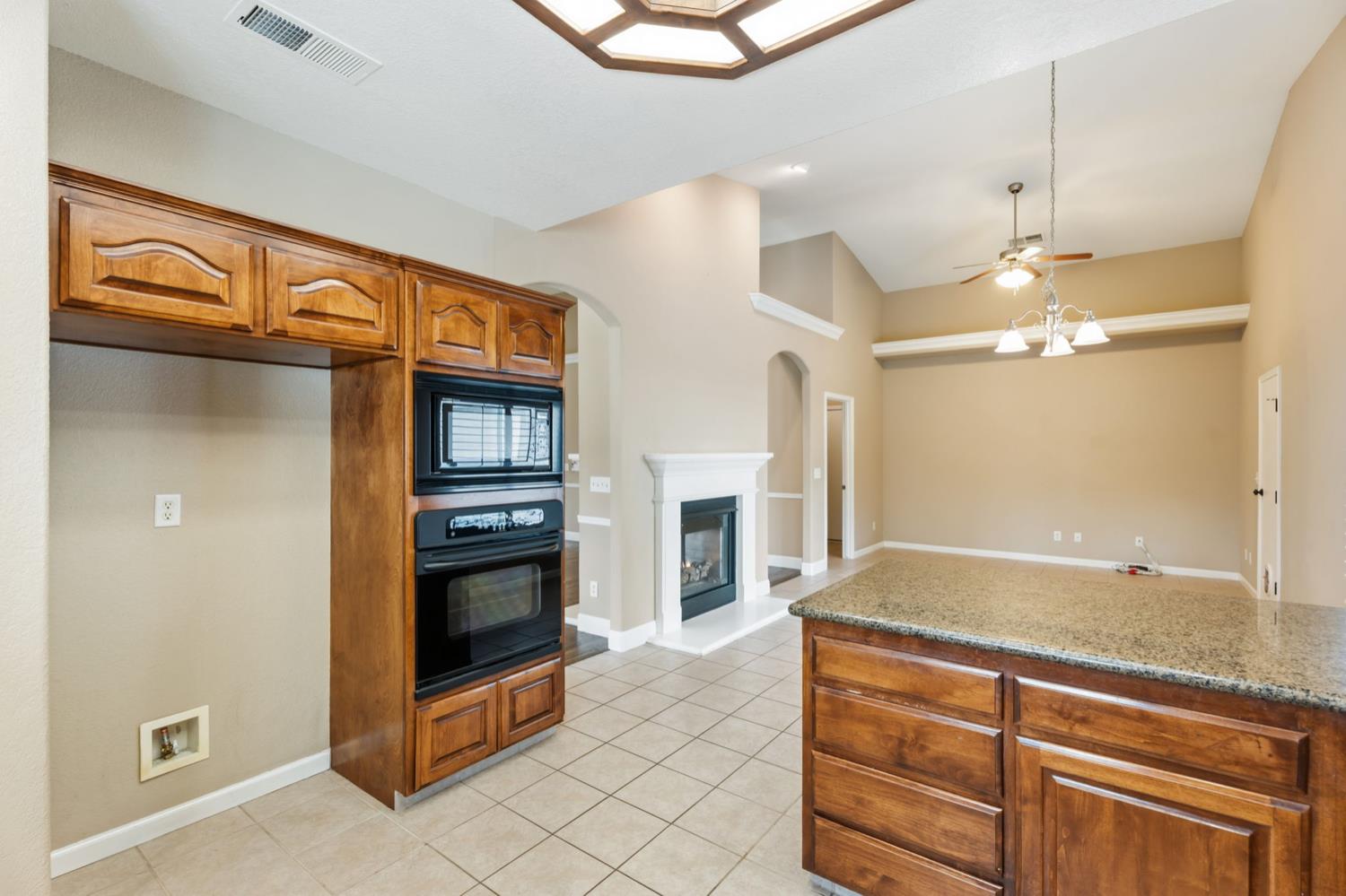 1929 N Harvard Ave, Clovis, CA 93619