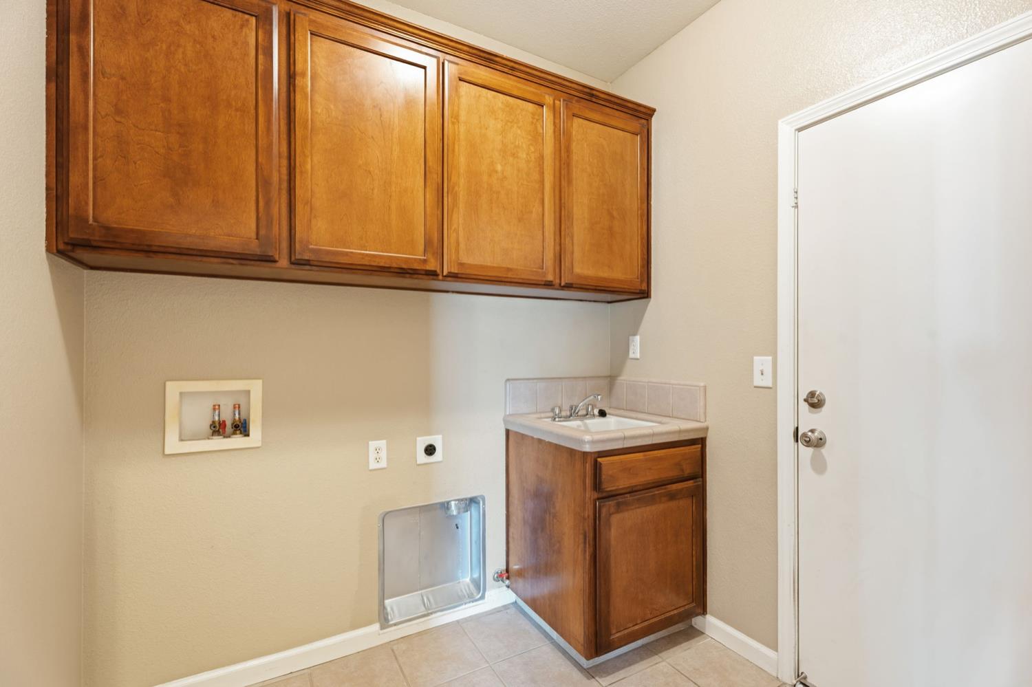 1929 N Harvard Ave, Clovis, CA 93619