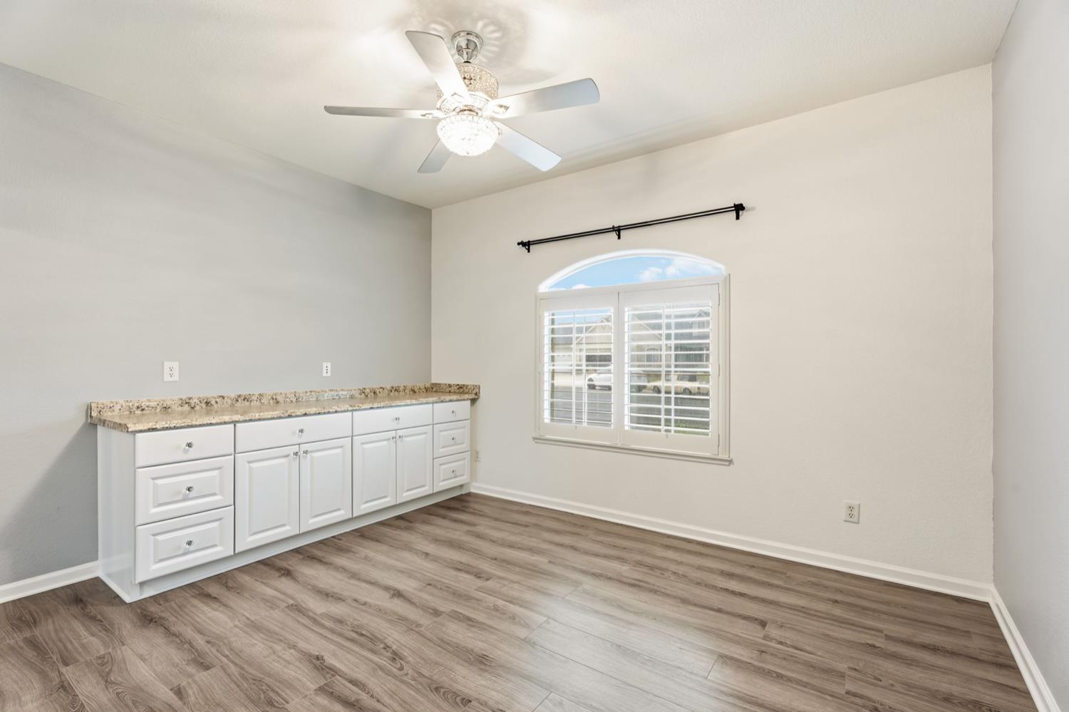 1929 N Harvard Ave, Clovis, CA 93619