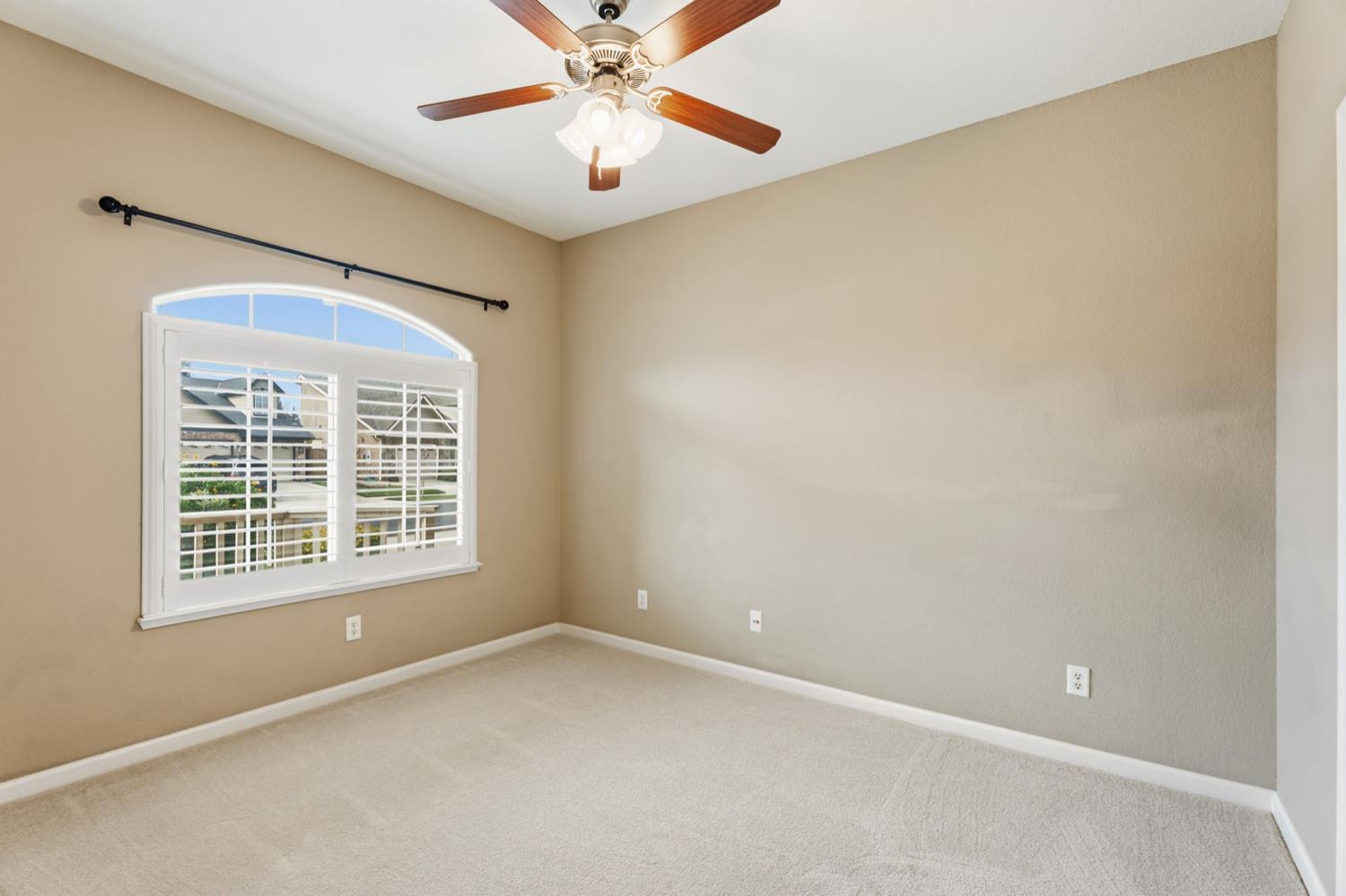 1929 N Harvard Ave, Clovis, CA 93619