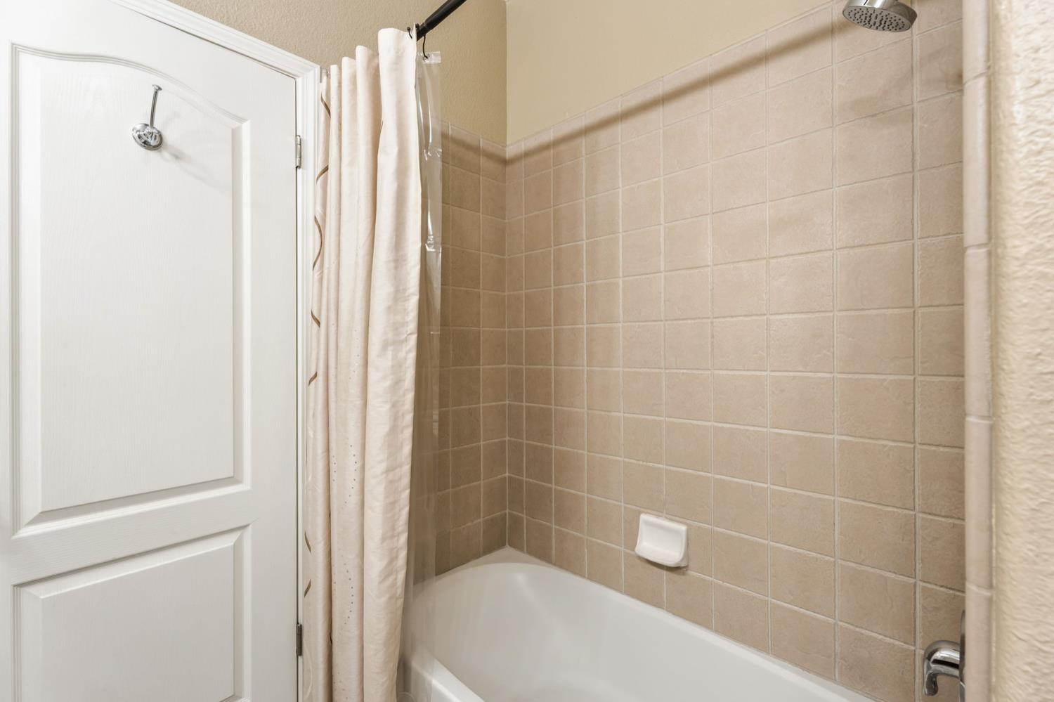 1929 N Harvard Ave, Clovis, CA 93619