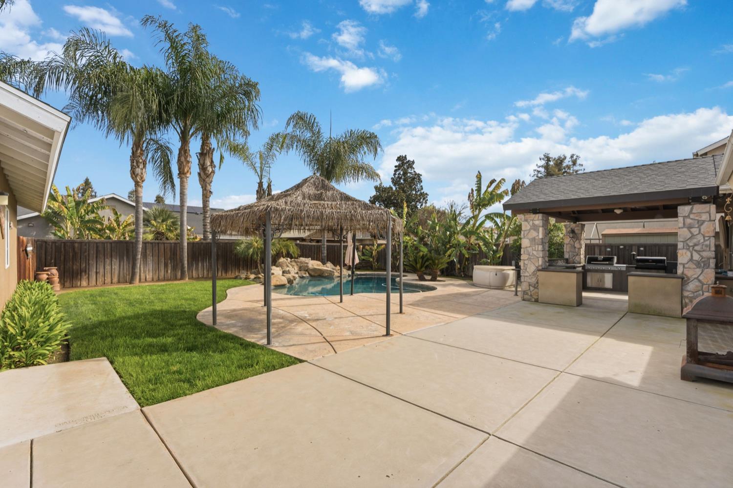 1929 N Harvard Ave, Clovis, CA 93619