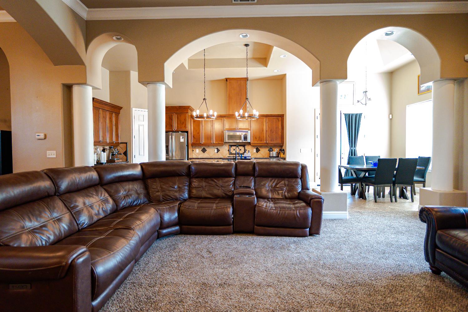 2506 Swift Ave, Clovis, CA 93611