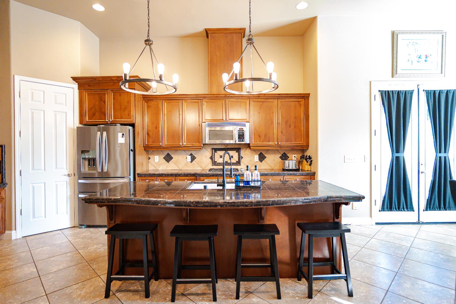 2506 Swift Ave, Clovis, CA 93611