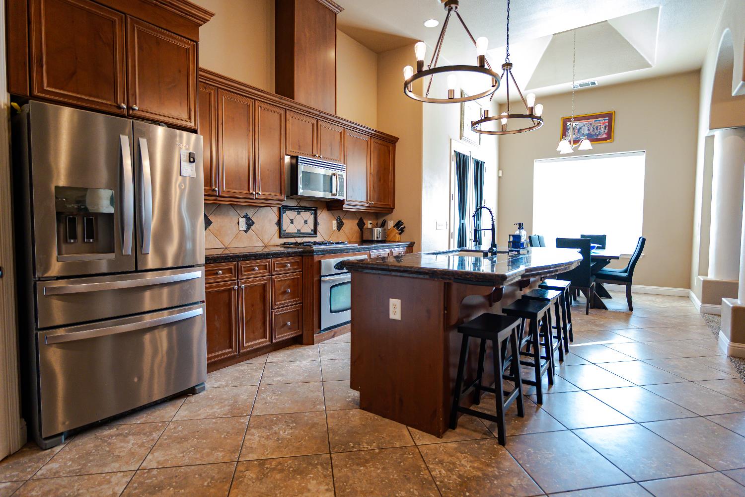 2506 Swift Ave, Clovis, CA 93611