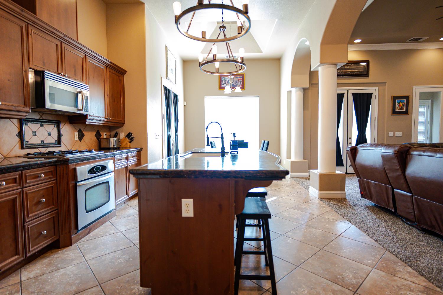 2506 Swift Ave, Clovis, CA 93611