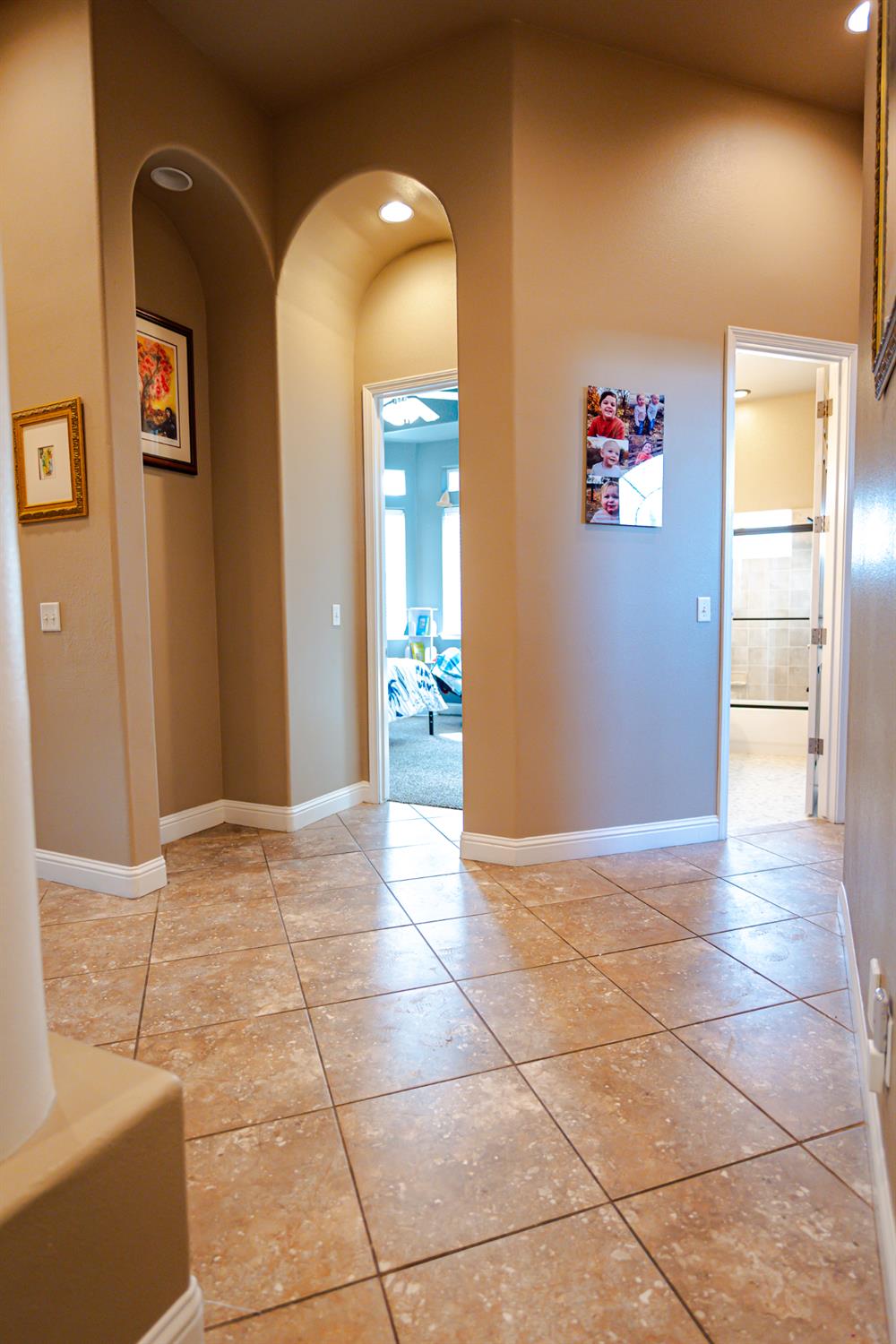 2506 Swift Ave, Clovis, CA 93611