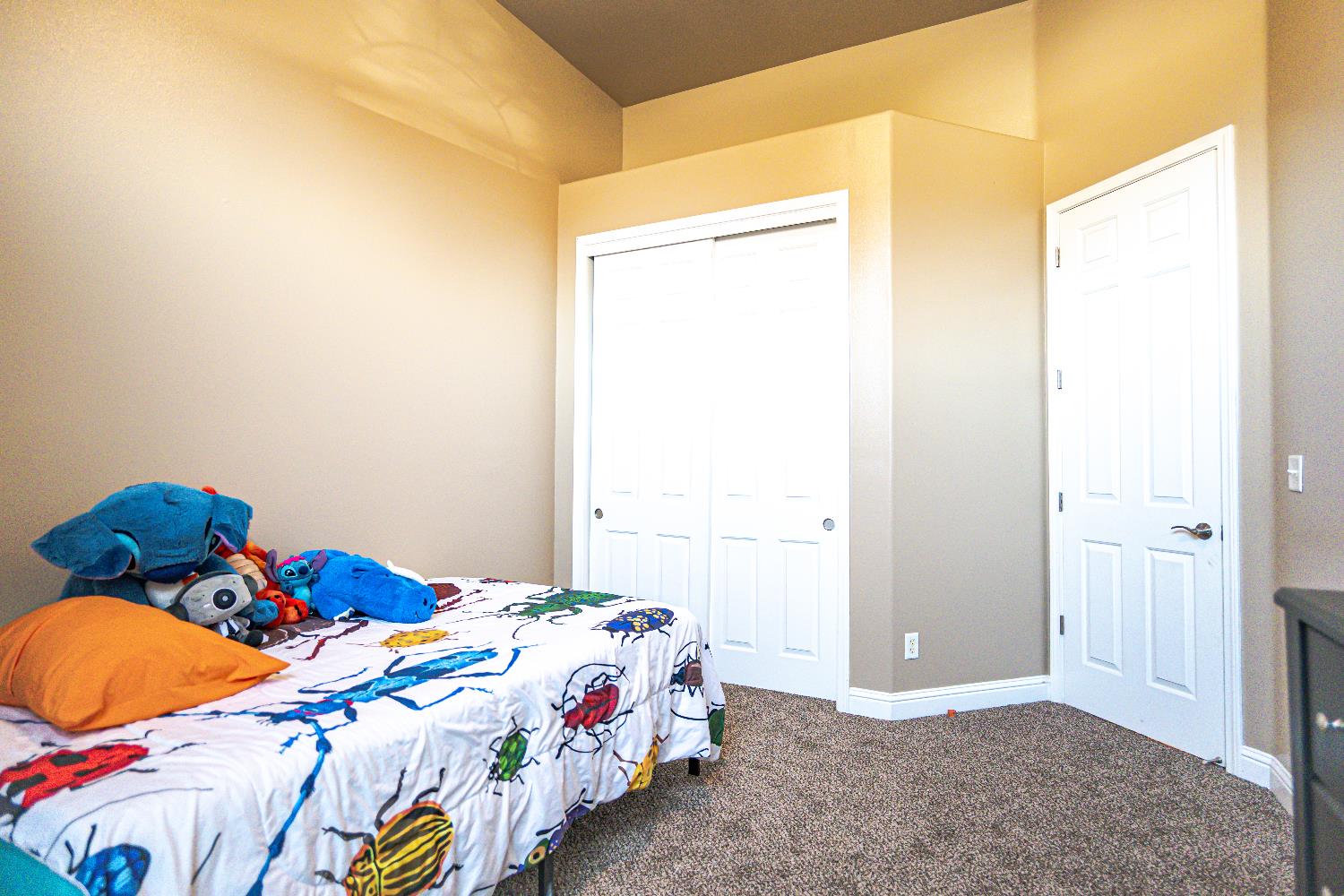 2506 Swift Ave, Clovis, CA 93611