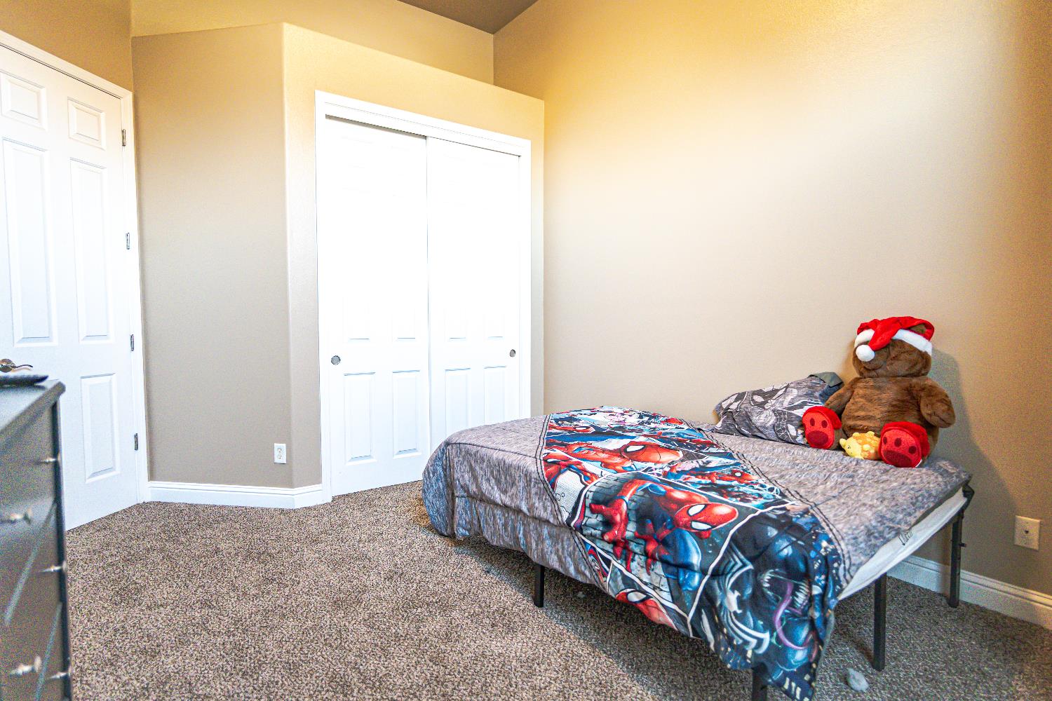 2506 Swift Ave, Clovis, CA 93611