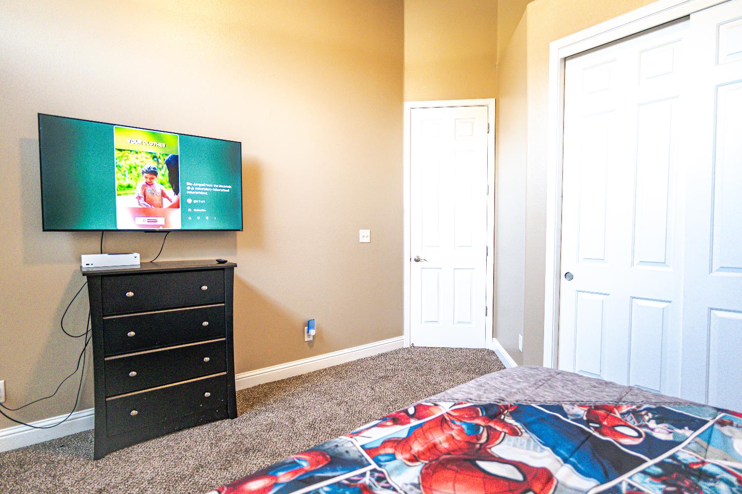 2506 Swift Ave, Clovis, CA 93611