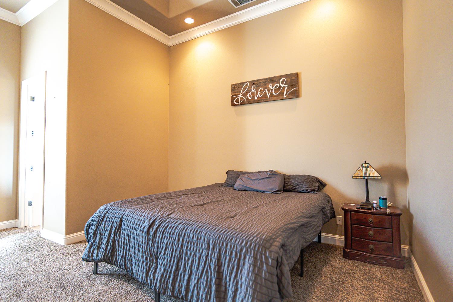 2506 Swift Ave, Clovis, CA 93611