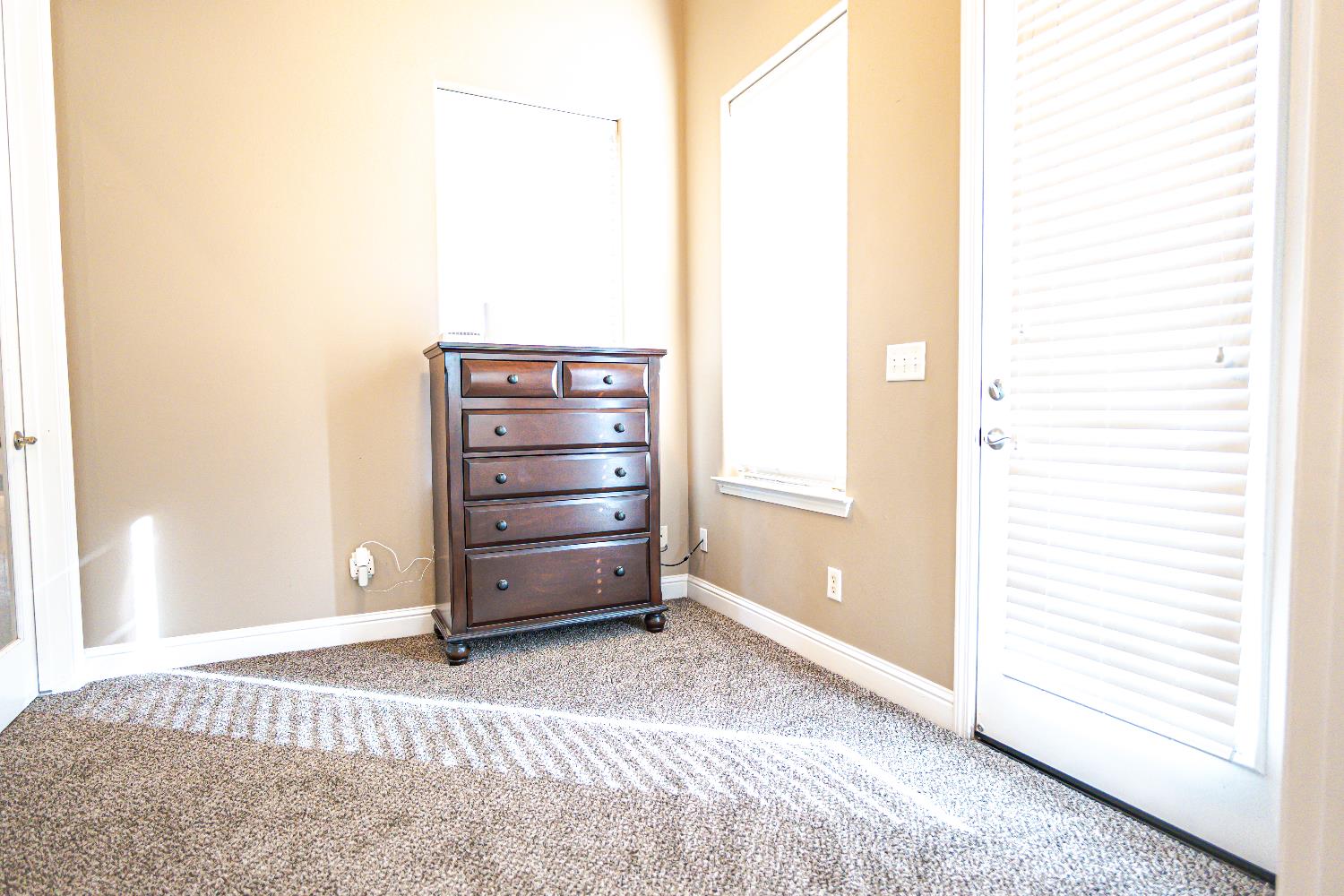 2506 Swift Ave, Clovis, CA 93611