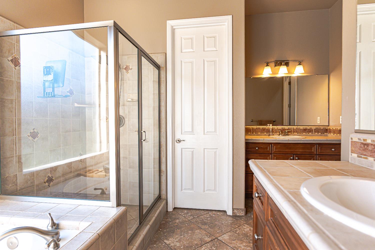 2506 Swift Ave, Clovis, CA 93611