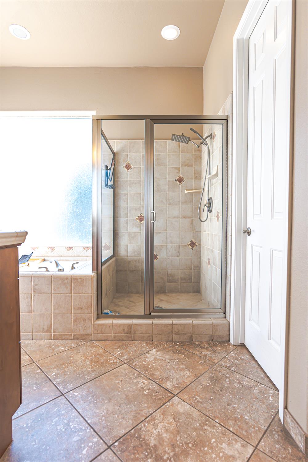 2506 Swift Ave, Clovis, CA 93611