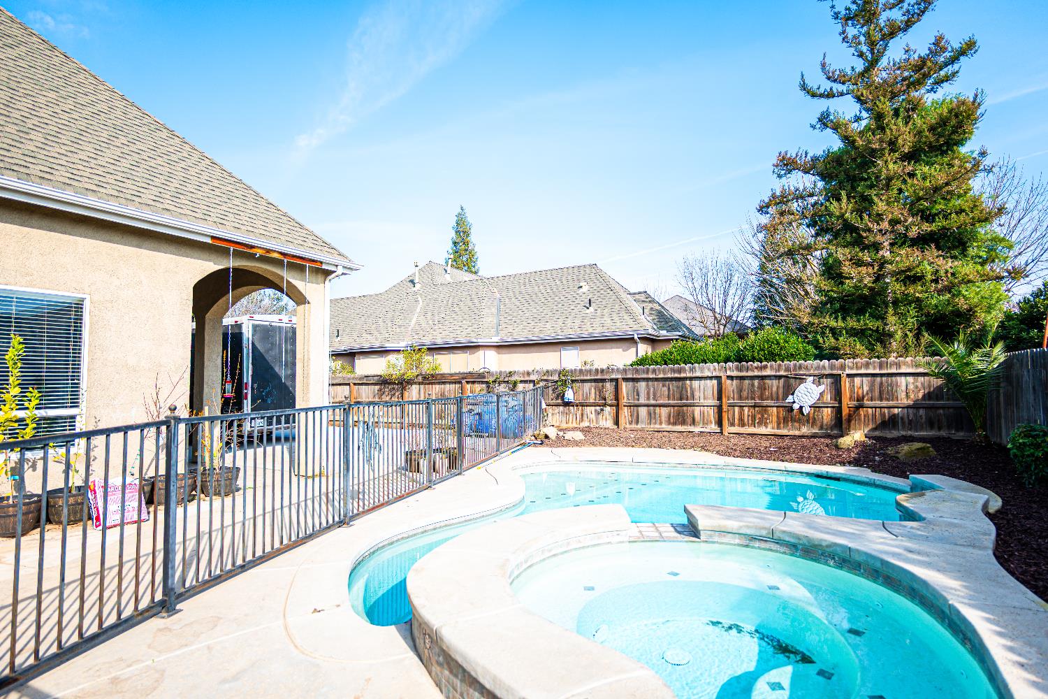 2506 Swift Ave, Clovis, CA 93611